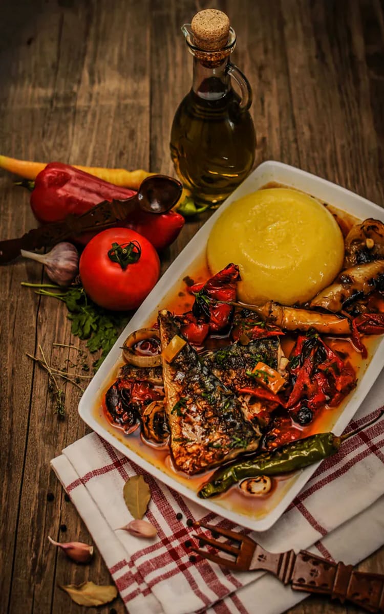 saramura de peste cu mamaliga