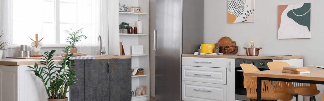 bucatarie moderna, frigider inchis