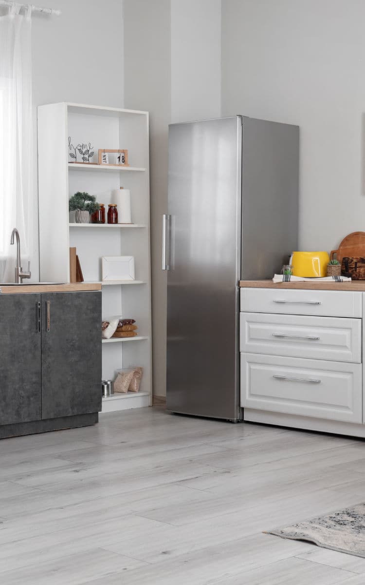 bucatarie moderna, frigider inchis