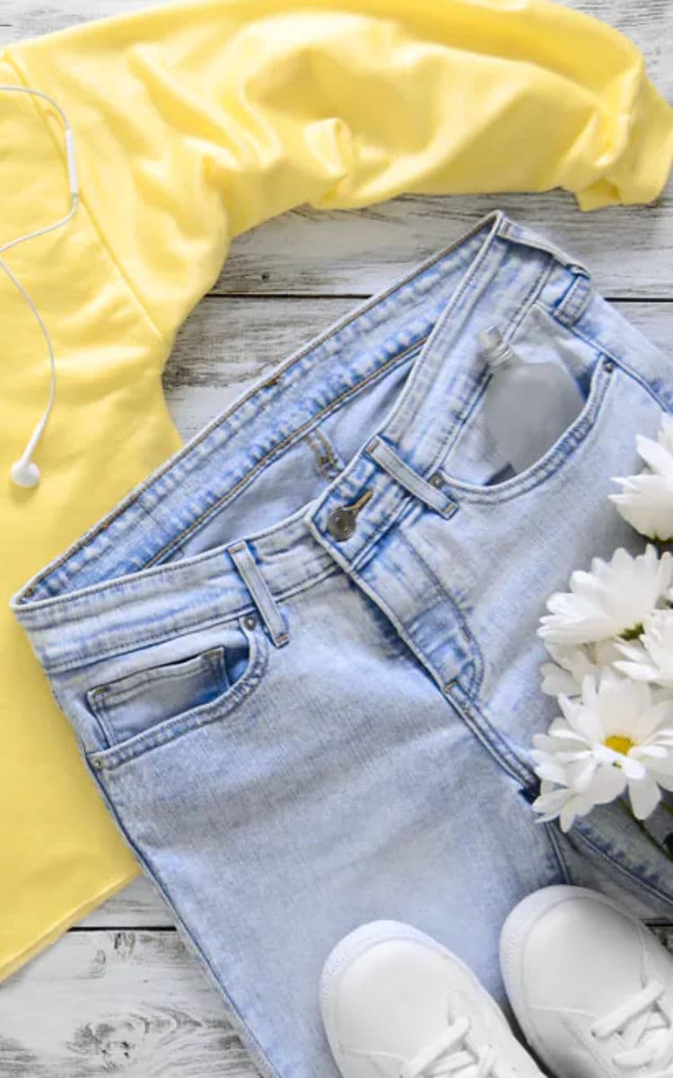 mirosurile_din_haine_mobile