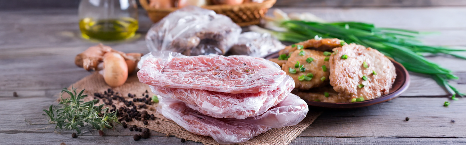 Cum decongelezi corect carnea: sfaturi si metode