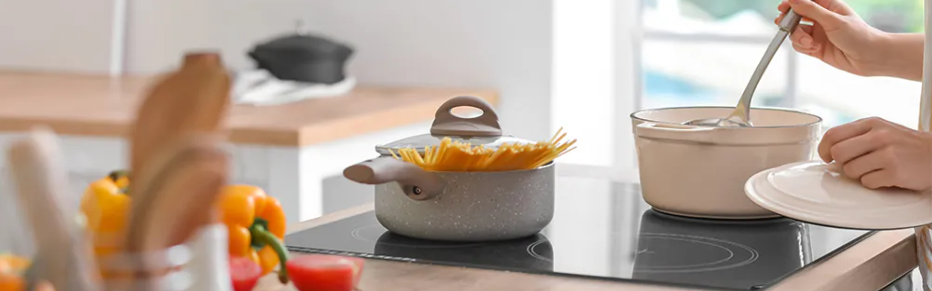 Inductie vs vitroceramica – ghid in alegerea si utilizarea plitei potrivite pentru tine
